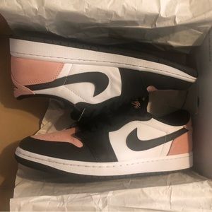 Jordan 1 Low Coral